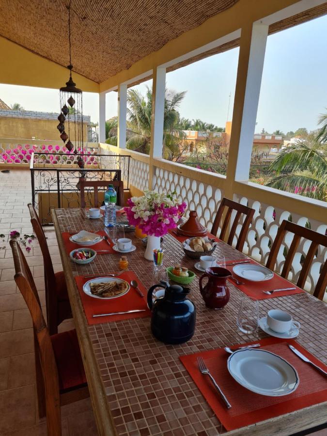 Le Souimanga Bleu Saly Bed and Breakfast Exterior foto