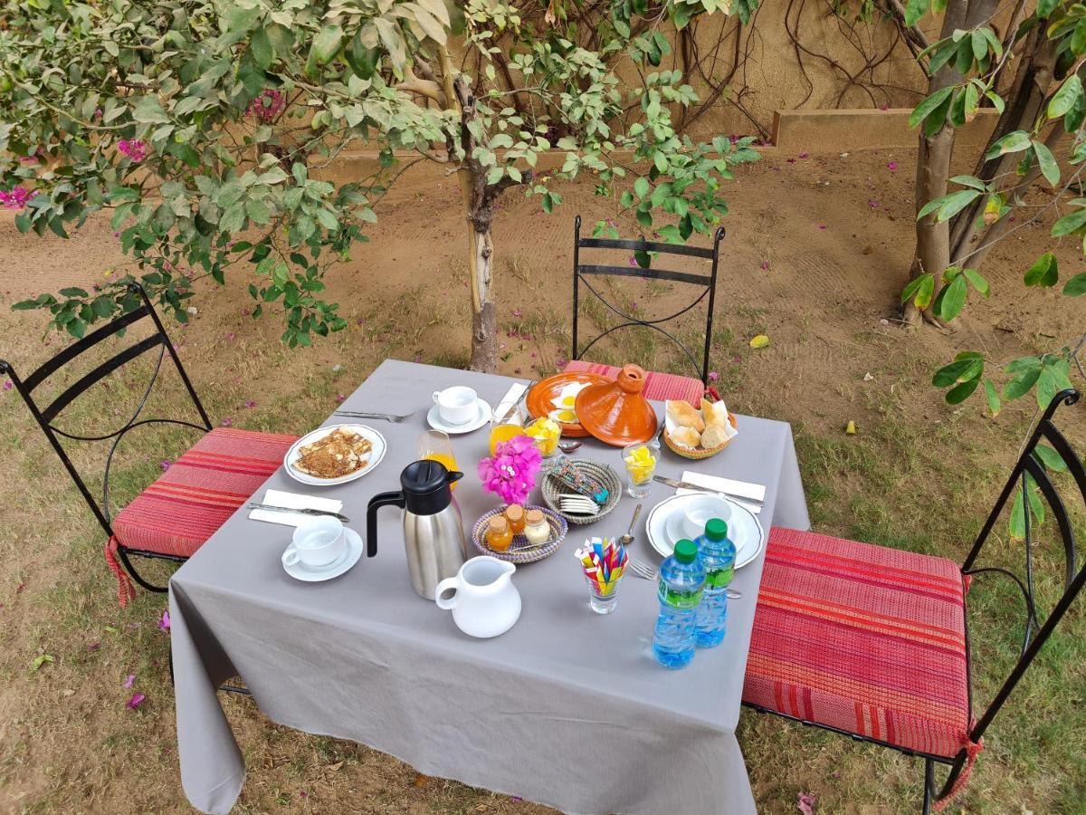 Le Souimanga Bleu Saly Bed and Breakfast Exterior foto