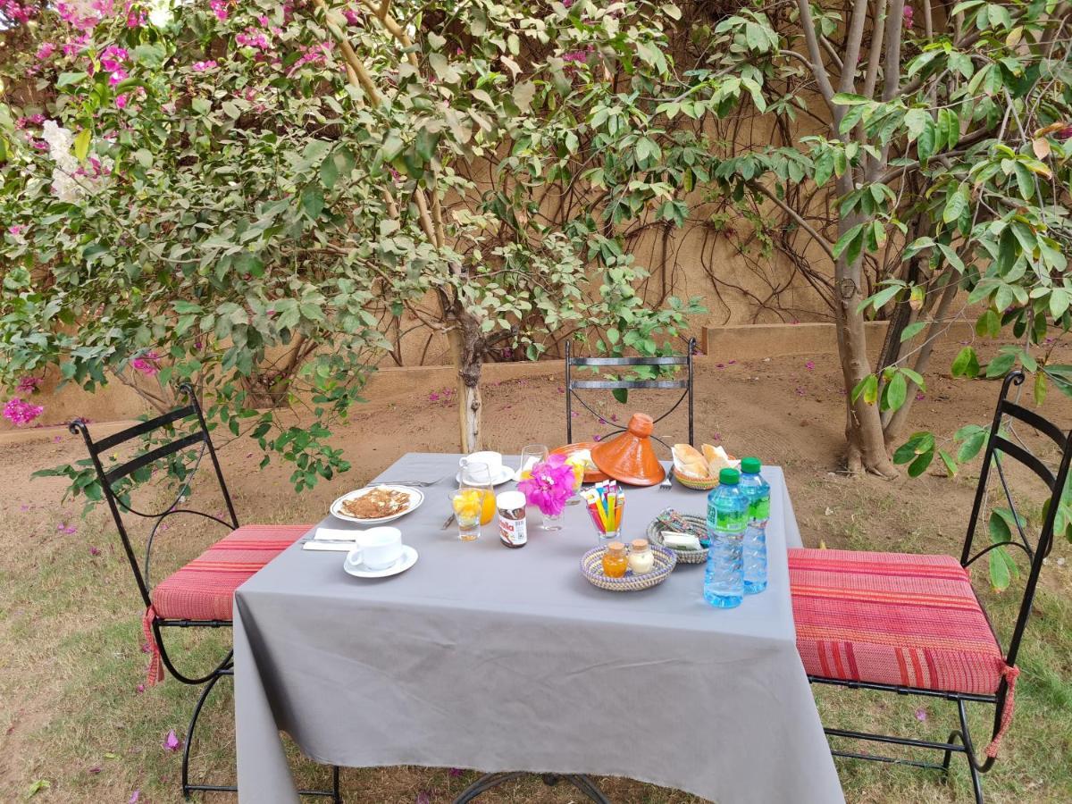 Le Souimanga Bleu Saly Bed and Breakfast Exterior foto