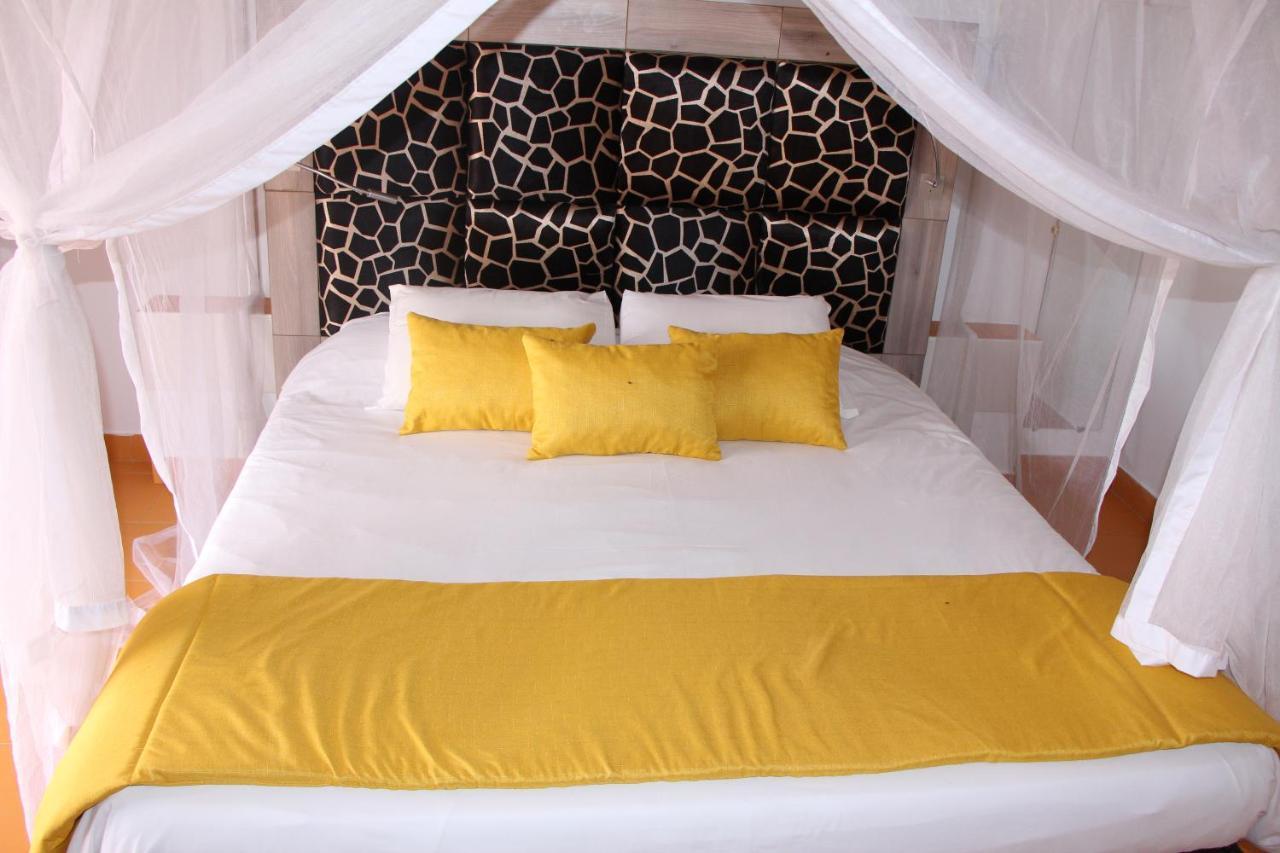 Le Souimanga Bleu Saly Bed and Breakfast Exterior foto